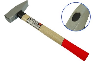 MŁOTEK ŚLUSARSKI Z DREWNIANYM TRZONKIEM D/F 800G